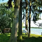 Mazurska Ostoja Na Polwyspie - Przy Samym Jeziorze