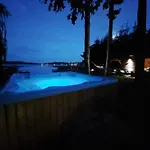 Mazurska Ostoja Na Polwyspie - Przy Samym Jeziorze منتزه العطل مارونجوفو